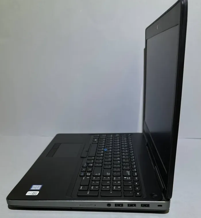 Мобільна робоча станція Dell Precision 7520 / 15,6" (1920x1080) IPS / Intel Core i7-7820HQ (4 (8) ядра по 2,9 - 3,9 ГГц) / 16 ГБ DDR4 / 256 ГБ SSD / nVidia Quadro M1200, 4 ГБ GDDR5, 256-біт / WebCam б/в - зображення 5