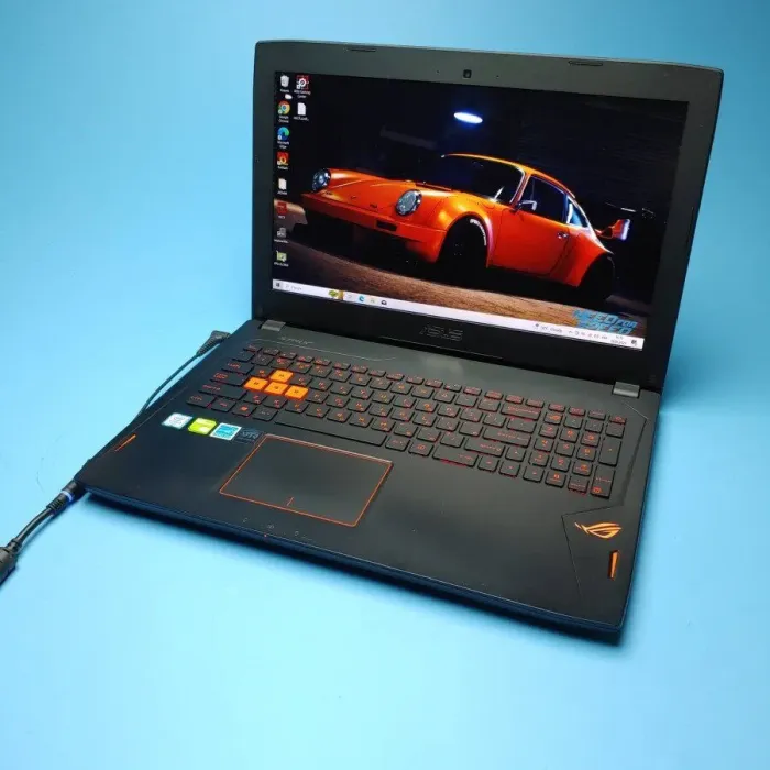 Ігровий ноутбук Asus ROG Strix GL502VM / 15.6" (1920x1080) IPS / Intel Core i7-6700HQ (4 (8) ядра по 2.6 - 3.5 GHz) / 16 GB DDR4 / 480 GB SSD / nVidia GeForce GTX 1060, 6 GB GDDR5, 192-bit / WebCam / Win 10 Home б/в - зображення 2