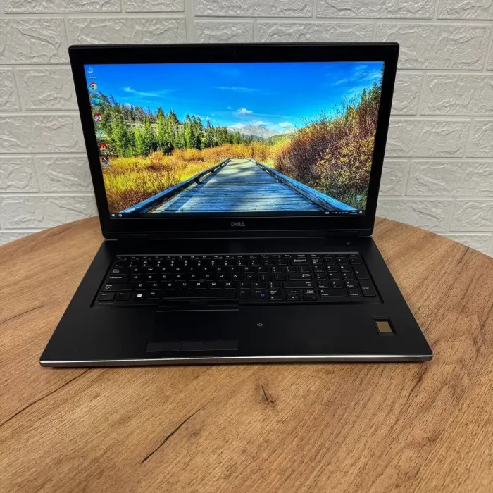 Мобільна робоча станція Б-клас Dell Precision 7730 / 17.3" (1920x1080) IPS / Intel Core i7-8850H (6 (12) ядер по 2.6 - 4.3 GHz) / 32 GB DDR4 / 512 GB SSD NVMe / nVidia Quadro P4200, 8 GB GDDR5, 256-bit / WebCam б/в - зображення 2