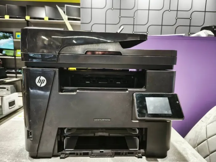 БФП HP LaserJet Pro MFP M225dw / Лазерний монохромний друк / 600x600 dpi / A4 / 25 стор. хв / USB 2.0, Ethernet, Wi-Fi / Duplex б/в - зображення 2