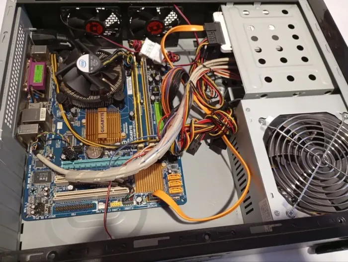 ПК Б-клас LogicPower SFF / Intel Core 2 Quad Q8300 (4 ядра по 2.5 GHz) / 6 GB DDR2 / 120 GB SSD / Intel GMA X4500 / Win 10 б/в - зображення 5