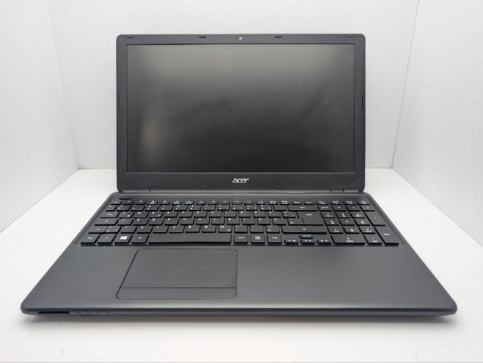 Ноутбук Acer Aspire E1-530 / 15.6" (1366x768) TN / Intel Pentium 2117U (2 ядра по 1.8 GHz) / 8 GB DDR3 / 320 GB HDD / Intel HD Graphics / WebCam / DVD-ROM б/в - зображення 3