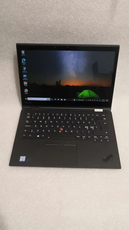 Ноутбук-трансформер Б-клас Lenovo ThinkPad X1 Yoga G3 / 14" (2560x1440) IPS Touch / Intel Core i5-8350U (4 (8) ядра по 1.7 - 3.6 GHz) / 8 GB DDR3 / 256 GB SSD / Intel UHD Graphics 620 / WebCam / Windows 10 Pro б/в - зображення 2