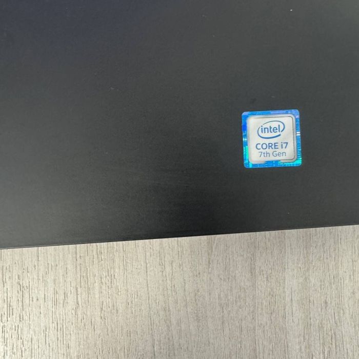 Ігровий ноутбук Dell Alienware 15 R3 / 15,6" (1920x1080) IPS / Intel Core i7-7700HQ (4 (8) ядра по 2,8 - 3,8 ГГц) / 32 ГБ DDR4 / 512 ГБ SSD / nVidia GeForce GTX 1070, 8 ГБ GDDR5, 256-біт / Веб-камера б/в - изображение 3