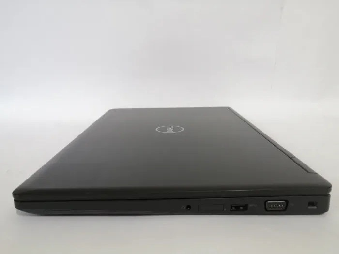 Робоча станція Dell Precision 3530 / 15.6" IPS / Core i5-8300H (4(8) ядра по 2.3-4 GHz) / 16GB DDR4 / 256GB SSD / Quadro P600, 4GB GDDR5, 128-bit / WebCam / HDMI б/в - зображення 6