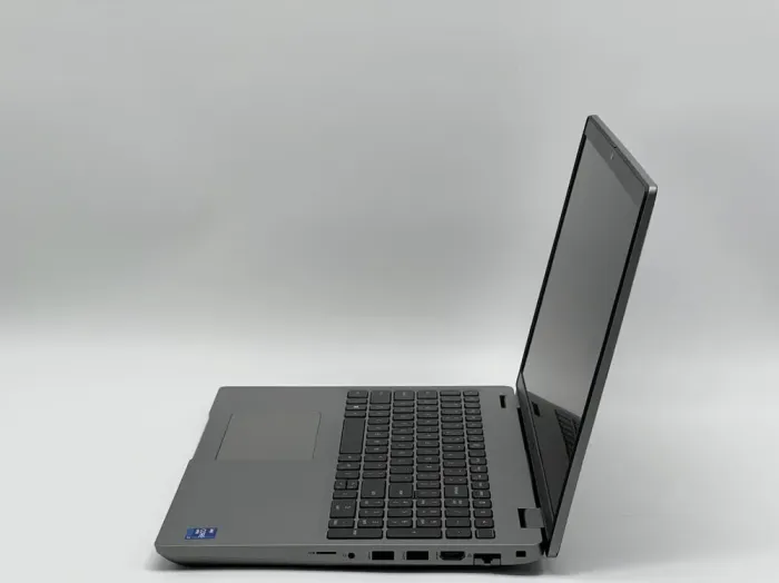 Ультрабук Dell Latitude 5521 / 15.6" (1920x1080) IPS / Intel Core i7-11850H (8 (16) ядер по 2.5 - 4.8 GHz) / 16 GB DDR4 / 240 GB SSD / nVidia GeForce MX450, 2 GB GDDR6, 64-bit / WebCam б/в - зображення 3