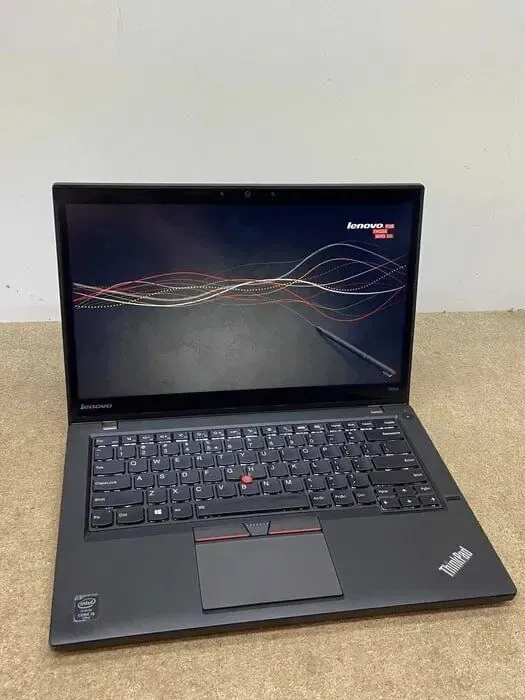 Ультрабук Lenovo Thinkpad T450s / 14" (1920x1080) IPS Touch / Intel Core i5-5300U (2 (4) ядра по 2.3 - 2.9 GHz) / 12 GB DDR3 / 480 GB SSD / Intel HD Graphics 5500 / WebCam / 2x АКБ б/в - зображення 3
