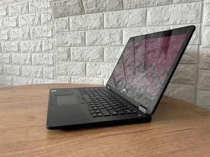 Ультрабук Б-клас Dell Latitude E7470 / 14" (2560x1440) IPS Touch / Intel Core i5-6300U (2 (4) ядра по 2.4-3 GHz) / 8 GB DDR4 / 256 GB SSD M.2 / Intel HD Graphics 520 / WebCam / HDMI б/в - зображення 5