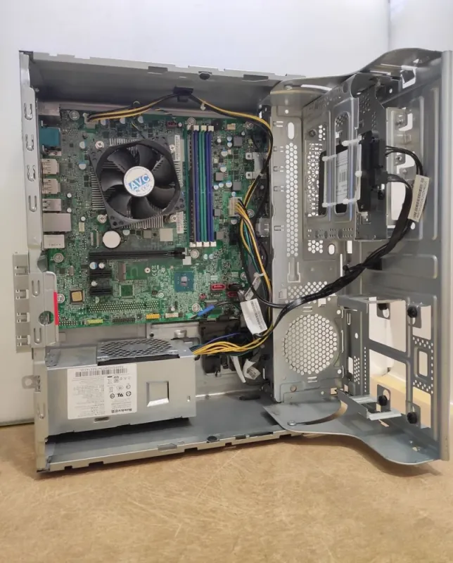 Комп'ютер Lenovo ThinkCentre M710t Tower / Intel Core i5-7400 (4 ядра по 3.0 - 3.5 GHz) / 8 GB DDR4 / 240 GB SSD / Intel HD Graphics 630 б/в - зображення 4