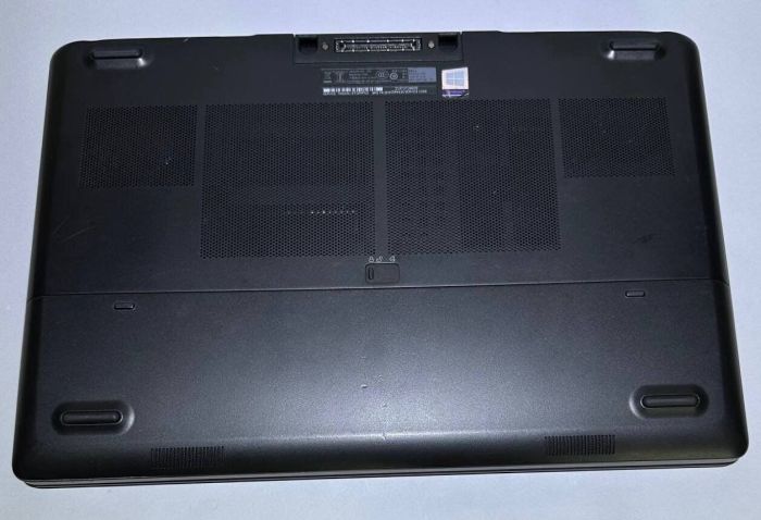 Мобільна робоча станція Б-клас Dell Precision 7720 / 17.3" (1920x1080) IPS / Intel Core i7-7920HQ (4 (8) ядра по 3.1 - 4.1 GHz) / 16 GB DDR4 / 256 GB SSD + 256 GB SSD / nVidia Quadro P3000, 6 GB GDDR5, 192-bit / WebCam / Win 11 Pro б/в - зображення 7