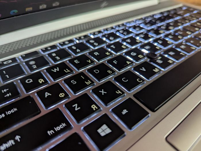 Ультрабук Б-клас HP EliteBook 840 G5 / 14" (1920x1080) IPS / Intel Core i5-8350U (4 (8) ядра по 1.7 - 3.6 GHz) / 8 GB DDR4 / 256 GB SSD / Intel UHD Graphics 620 / WebCam / Fingerprint / Windows 10 б/в - зображення 7