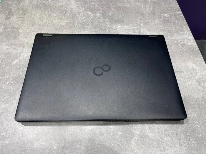 Ноутбук Fujitsu LifeBook E5510 / 15.6" (1920x1080) IPS / Intel Core i3-10110U (2 (4) ядра по 2.1 - 4.1 GHz) / 16 GB DDR4 / 256 GB SSD / Intel UHD Graphics / WebCam б/в - зображення 6