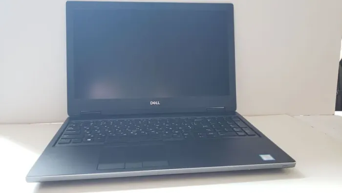 Ігровий ноутбук Dell Latitude E6540 / 15.6" (1920x1080) TN / Intel Core i7-4810MQ (4 (8) ядра по 2.8 - 3.8 GHz) / 16 GB DDR3 / 256 GB SSD + 500 GB HDD / AMD Radeon HD 8790M, 2 GB GDDR5, 128-bit / WebCam б/в - зображення 2