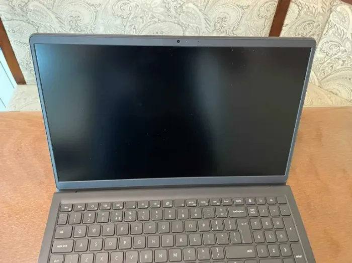 Ультрабук Б-клас Dell Vostro 3520 / 15.6" (1920x1080) IPS / Intel Core i7-1255U (10 (12) ядер по 3.5 - 4.7 GHz) / 8 GB DDR4 / 512 GB SSD / Intel Iris Xe Graphics eligible / WebCam б/в - зображення 5