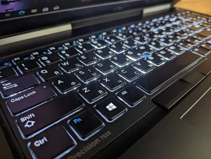 Мобільна робоча станція Dell Precision 7510 / 15.6" (1920x1080) IPS / Intel Core i7-6820HQ (4 (8) ядра по 2.7 - 3.6 GHz) / 16 GB DDR4 / 512 GB SSD + 500 GB HDD / nVidia Quadro M2000M, 4 GB GDDR5, 128-bit / Windows 10 б/в - зображення 6