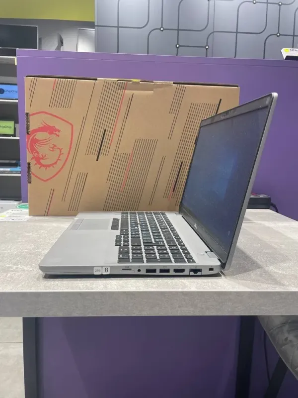 Мобільна робоча станція Dell Precision 3550 / 15.6" (1920x1080) IPS / Intel Core i5-10300H (4 (8) ядра по 2.5 - 4.5 GHz) / 8 GB DDR4 / 256 GB SSD / nVidia Quadro P500, 2 GB GDDR5, 64-bit / WebCam б/в - зображення 4