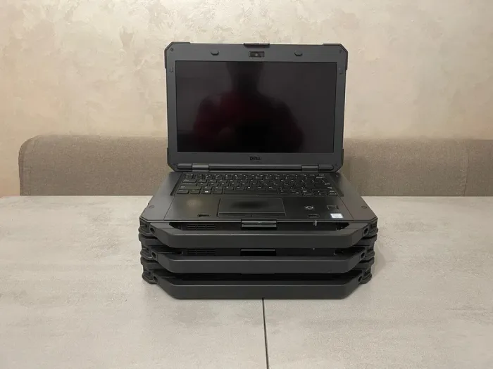 Захищений ноутбук Dell Latitude 5420 Rugged / 14" (1920x1080) IPS Touch / Intel Core i5-8350U (4 (8) ядра по 1.7 - 3.6 GHz) / 16 GB DDR4 / 256 GB SSD M.2 / Intel UHD Graphics 620 / WebCam / 4G LTE / Стилус / Fingerprint / Bluetooth / Два АКБ б/в - зображення 3