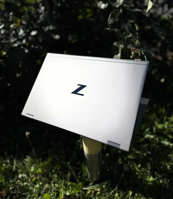 Мобільна робоча станція HP ZBook Fury 17 G7 / 17,3" (1920x1080) IPS / Intel Core i7-10850H (6 (12) ядер по 2,7 - 5,1 ГГц) / 32 ГБ DDR4 / 512 ГБ SSD M.2 / nVidia Quadro RTX 3000, 6 ГБ GDDR6, 192-біт / Веб-камера / Windows 10 Pro б/в - зображення 7