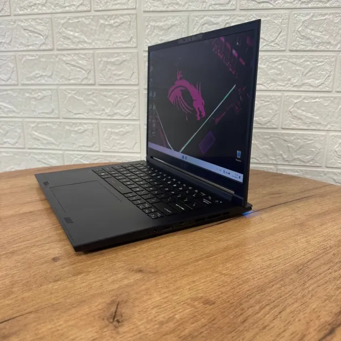 Ігровий ноутбук Б-клас MSI Stealth 14 Studio A13VF / 14" (1920x1200) IPS / Intel Core i7-13620H (10 (16) ядер по 3.6 - 4.9 GHz) / 16 GB DDR5 / 1000 GB SSD / nVidia GeForce RTX 4060, 8 GB GDDR6, 128-bit / WebCam б/в - зображення 5