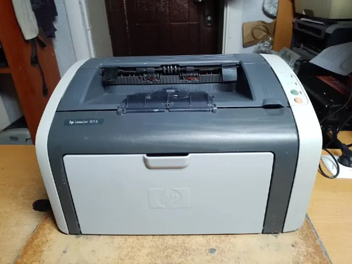 Принтер HP LaserJet 1015 / Лазерний монохромний друк / 1200x1200 dpi / A4 / 14 стор/хв / USB 2.0 б/в - зображення 2