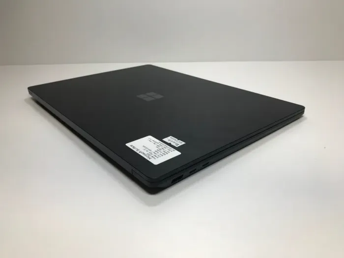 Ультрабук Microsoft Surface Laptop 6 / 15" (2496x1664) IPS Touch / Intel Core Ultra 7 165H (16 (22) ядер по 3.8 - 5.0 GHz) / 16 GB DDR5 / 512 GB SSD / Intel Arc Graphics / WebCam б/в - зображення 4