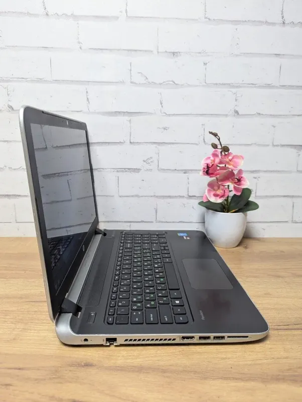 Ноутбук Б-клас HP Pavilion 15 / 15.6" (1366x768) TN / AMD A8-6410 (4 ядра по 2.0 - 2.4 GHz) / 8 GB DDR3 / 360 GB SSD / AMD Radeon R5 Graphics / WebCam / DVD-ROM б/в - зображення 5