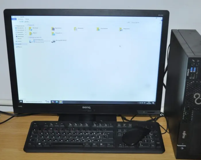 Комплект ПК: Fujitsu D757 E90 SFF / Intel Core i5-6500 (4 ядра по 3.2 - 3.6 GHz) / 8 GB DDR4 / 120 GB SSD + 320 GB HDD / Intel HD Graphics 530 / DVD-ROM + Монітор Б-клас BenQ BL2201PT / 22" (1680x1050) TN + Windows 11 Pro б/в - зображення 12