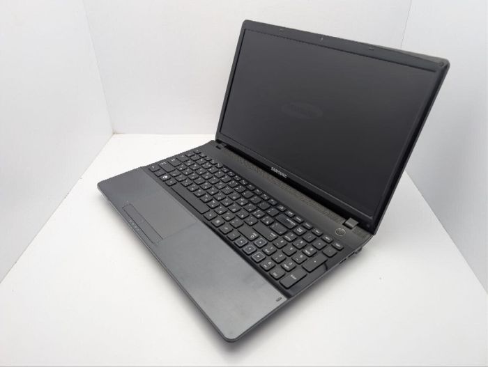 Ноутбук Samsung 305E5A / 15.6" (1366x768) TN / AMD A6-3400M (4 ядра по 1.4 - 2.3 GHz) / 6 GB DDR3 / 500 GB HDD / AMD Radeon HD 6520G Graphics / WebCam / DVD-ROM б/в - зображення 7