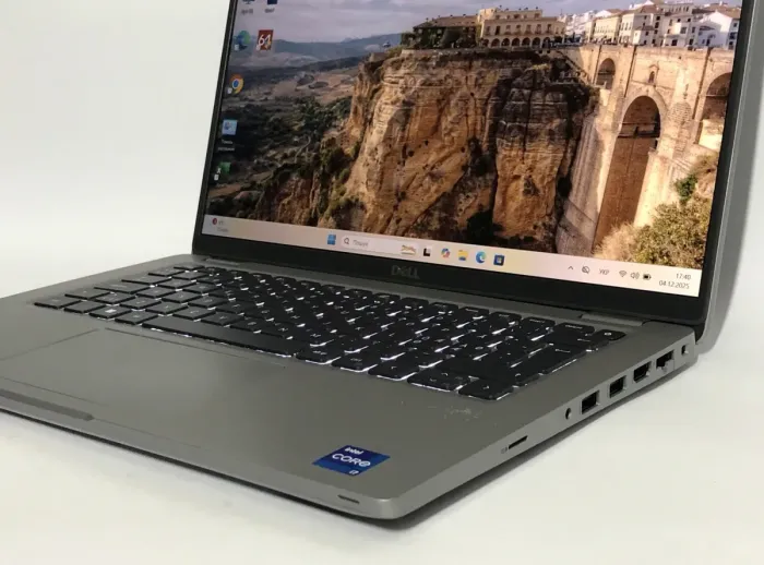 Ультрабук Б-клас Dell Latitude 5420 / 14" (1920x1080) IPS / Intel Core i7-1185G7 (4 (8) ядра по 3.0 - 4.2 GHz) / 16 GB DDR4 / 512 GB SSD / Intel Iris X Graphics / WebCam / Win 11 Proб/в - зображення 9