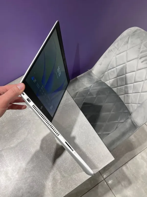 Ноутбук HP ProBook 450 G6 / 15.6" (1366x768) TN / Intel Core i5-8250U (4 (8) ядра по 1.6 - 3.4 GHz) / 8 GB DDR4 / 120 GB SSD / Intel UHD Graphics 620 / WebCam б/в - зображення 3