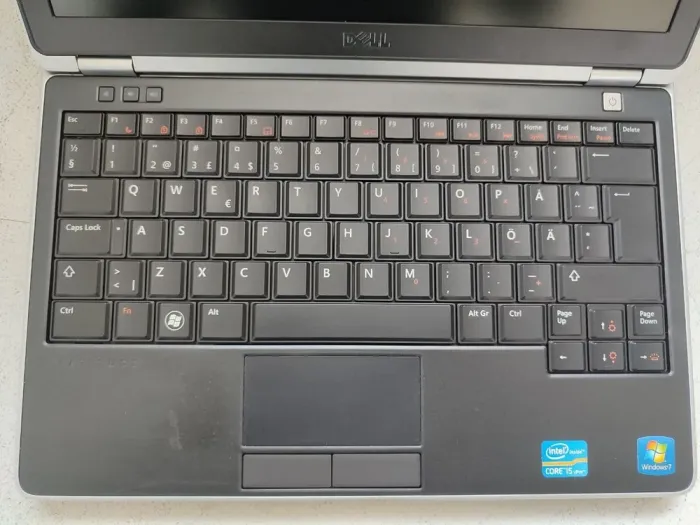 Нетбук Dell Latitude E6220 / 12.5" (1366x768) TN / Intel Core i5-2520M (2 (4) ядра по 2.5 - 3.2 GHz) / 8 GB DDR3 / 128 GB SSD / Intel HD Graphics 3000 / WebCam б/в - зображення 3