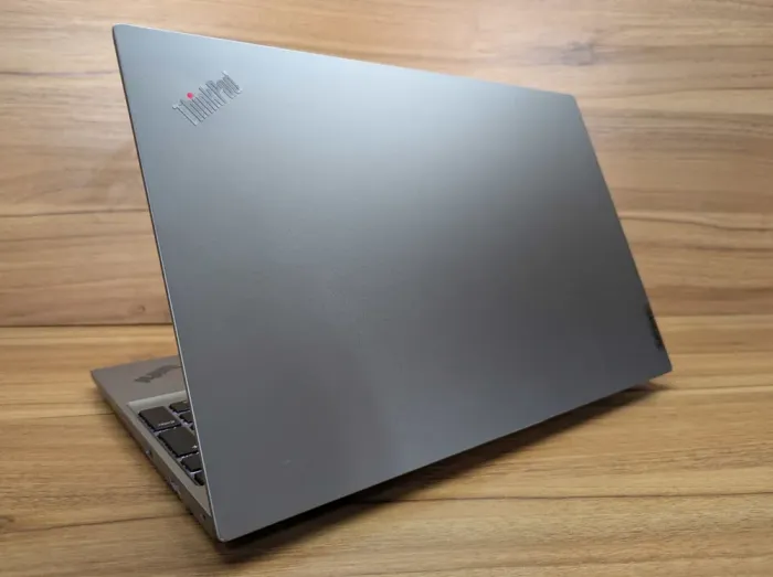 Ультрабук Б-клас Lenovo ThinkPad E15 Gen4 / 15.6" (1920x1080) IPS / Intel Core i7-1255U (10 (12) ядер по 3.5 - 4.7 GHz) / 24 GB DDR4 / 512 GB SSD / Intel Iris Xe Graphics / WebCam / Windows 10 б/в - зображення 7