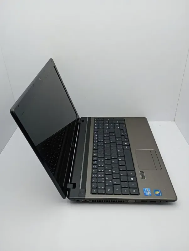 Ноутбук Acer Aspire 5750G / 15.6" (1366x768) TN / Intel Core i5-2450M (2 (4) ядра по 2.5 - 3.1 GHz) / 6 GB DDR3 / 500 GB HDD / nVidia GeForce GT 610M, 1 GB GDDR5, 128-bit / WebCam б/в - зображення 5