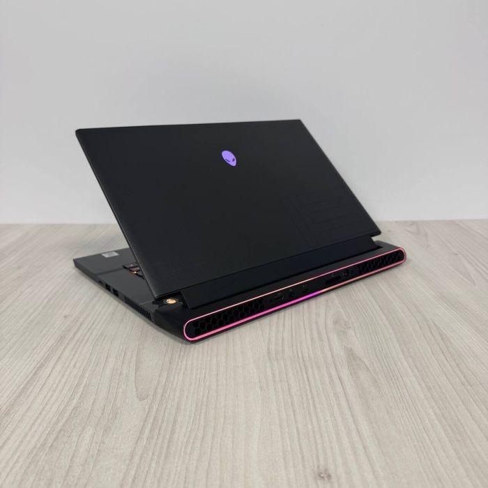 Ігровий ноутбук Dell Alienware m15 R4 / 15.6" (1920x1080) IPS / Intel Core i7-10870H (8 (16) ядер по 2.2 - 5.0 GHz) / 16 GB DDR4 / 512 GB SSD NVMe / nVidia GeForce RTX 3070, 8 GB GDDR6, 256-bit / WebCam б/в - зображення 6