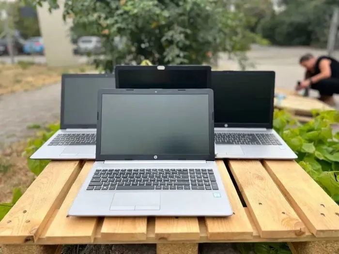 Ноутбук HP 250 G7 / 15.6" (1366x768) TN / Intel Core i3-7100U (2 (4) ядра по 2.4 GHz) / 8 GB DDR4 / 256 GB SSD M.2 / Intel HD Graphics 620 / WebCam б/в - зображення 5