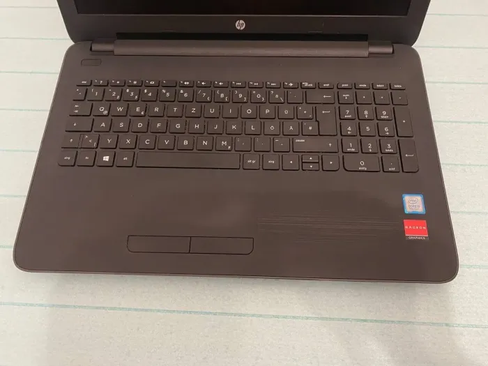 Ноутбук HP 250 G5 / 15.6" (1920x1080) TN / Intel Core i5-7200U (2 (4) ядра по 2.5 - 3.1 GHz) / 8 GB DDR4 / 256 GB SSD / AMD Radeon R5 M330, 2 GB DDR3, 64-bit / WebCam / DVD-RW / HDMI б/в - зображення 4