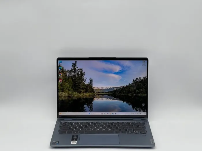 Ультрабук Lenovo Flex 7 14IAU7 / 14" (2240x1400) IPS Touch / Intel Core i7-1255U (10 (12) ядер по 3.5 - 4.7 GHz) / 16 GB DDR4 / 480 GB SSD / Intel Iris Xe Graphics / WebCam б/в - зображення 2