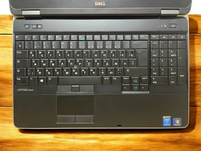Ноутбук Б-клас Dell Latitude E6540 / 15.6" (1366x768) TN / Intel Core i5-4210M (2 (4) ядра по 2.6 - 3.2 GHz) / 8 GB DDR3 / 256 GB SSD / Intel HD Graphics 4600 / WebCam б/в - зображення 5