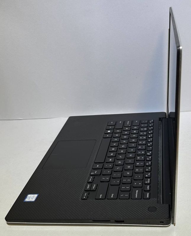 Мобільна робоча станція Dell Precision 5530 / 15,6" (1920x1080) IPS / Intel Core i7-8850H (6 (12) ядра по 2,6 - 4,3 ГГц) / 16 ГБ DDR4 / 256 ГБ SSD / nVidia Quadro P1000, 4 ГБ GDDR5, 128-біт / WebCam б/в - зображення 5