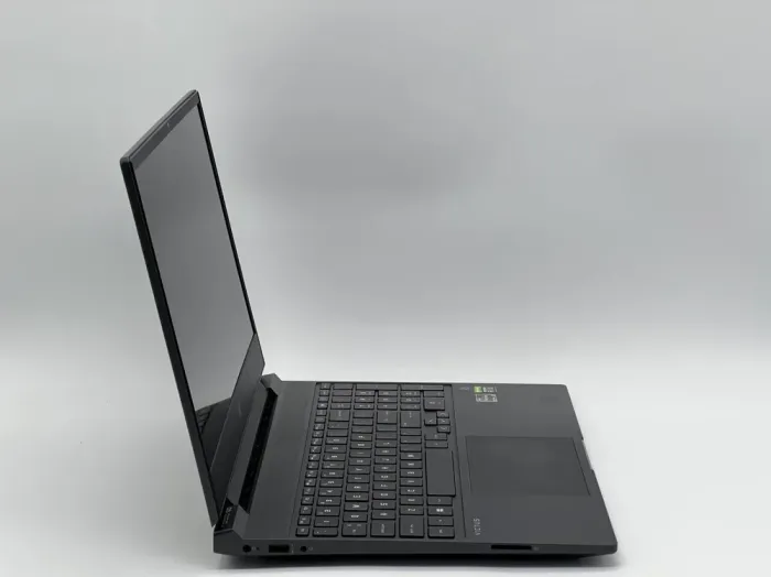 Ігровий ноутбук HP Victus 15-fb0028nr / 15.6" (1920x1080) IPS / AMD Ryzen 7 5800H (8 (16) ядер по 3.2 - 4.4 GHz) / 16 GB DDR4 / 480 GB SSD / nVidia GeForce RTX 3050 Ti, 4 GB GDDR6, 128-bit / WebCam б/в - зображення 3