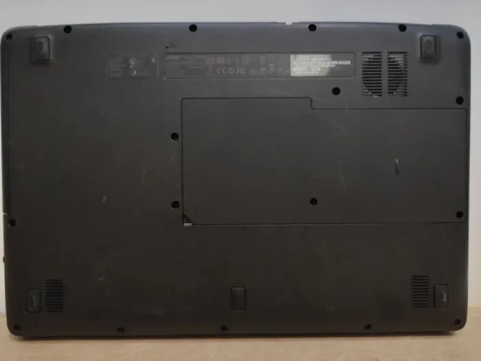 Ноутбук Acer Aspire ES1-533 / 15.6" (1366x768) TN / Intel Pentium N4200 (4 ядра по 1.1 - 2.5 GHz) / 4 GB DDR3 / 120 GB SSD / Intel HD Graphics 505 / WebCam б/в - зображення 6