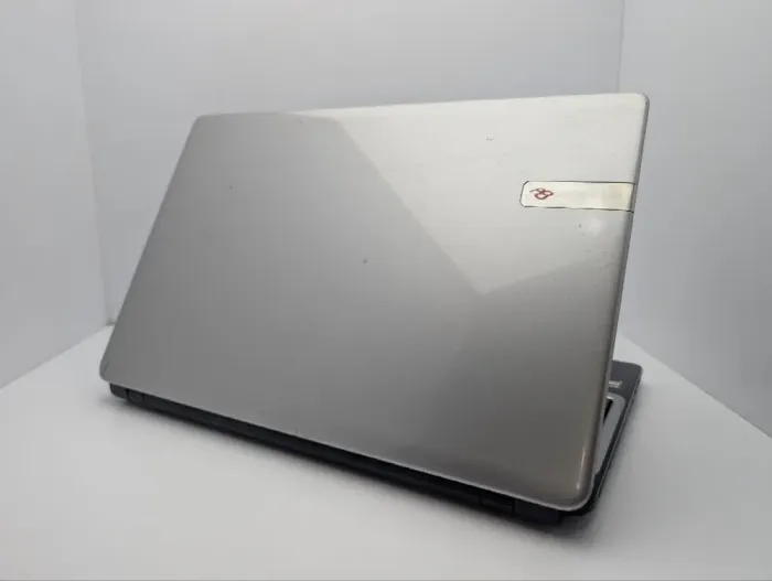 Ноутбук Packard Bell EasyNote TE69KB / 15.6" (1366x768) TN / AMD E1-2500 (2 ядра по 1.4 GHz) / 6 GB DDR3 / 320 GB HDD / Intel HD Graphics / WebCam / АКБ не тримає б/в - зображення 7