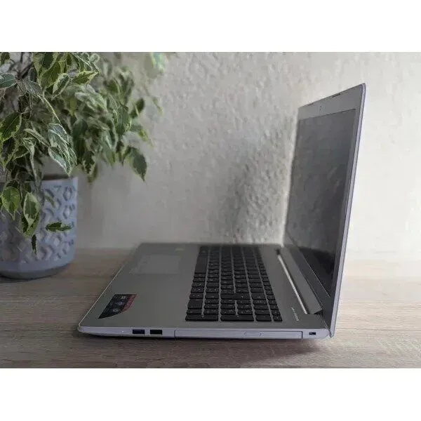 Ноутбук Б-клас Lenovo IdeaPad 510-15ISK / 15.6" (1920x1080) IPS / Intel Core i7-6500U (2 (4) ядра по 2.5 - 3.1 GHz) / 12 GB DDR4 / 256 GB SSD / nVidia GeForce 940MX, 4 GB GDDR5, 64-bit / WebCam / DVD-ROM б/в - зображення 7