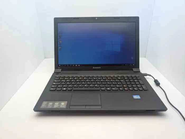 Ноутбук Lenovo B590 / 15.6" (1366x768) TN / Intel Core i3-2348M (2 (4) ядра по 2.3 GHz) / 6 GB DDR3 / 240 GB SSD / Intel HD Graphics 3000 / WebCam / АКБ не тримає б/в - зображення 2