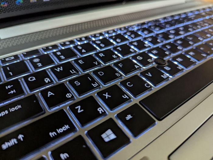 Ультрабук HP EliteBook 850 G5 / 15.6" (1920x1080) IPS Touch / Intel Core i5-8350U (4 (8) ядра по 1.7 - 3.6 GHz) / 32 GB DDR4 / 1000 GB SSD / Intel UHD Graphics 620 / WebCam / Fingerprint / Windows 10 б/в - зображення 6