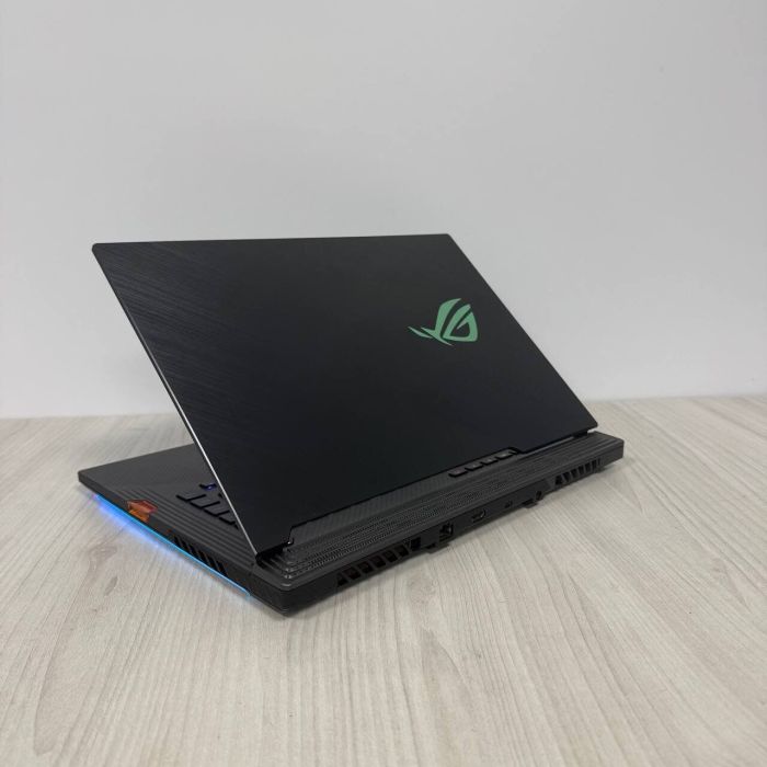 Ігровий ноутбук Asus ROG Strix SCAR III G531GW / 15.6" (1920x1080) IPS / Intel Core i7-9750H (6 (12) ядер по 2.6 - 4.5 GHz) / 16 GB DDR4 / 1000 GB SSD NVMe / nVidia GeForce RTX 2070, 8 GB GDDR6, 256-bit б/в - зображення 6