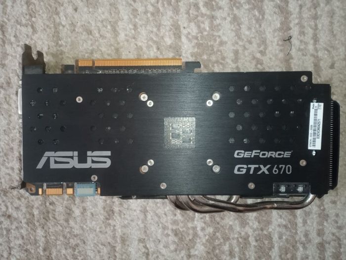 Дискретна відеокарта Asus GeForce GTX 670, 2 GB GDDR5, 256-bit / 1x HDMI, 1x DisplayPort, 2x DVI б/в - зображення 3