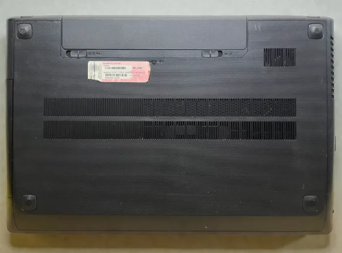 Ноутбук Б-клас Lenovo G500 / 15.6" (1366x768) TN / Intel Celeron 1005M (2 ядра по 1.9 GHz) / 8 GB DDR3 / 128 GB SSD / Intel HD Graphics / WebCam б/в - зображення 6