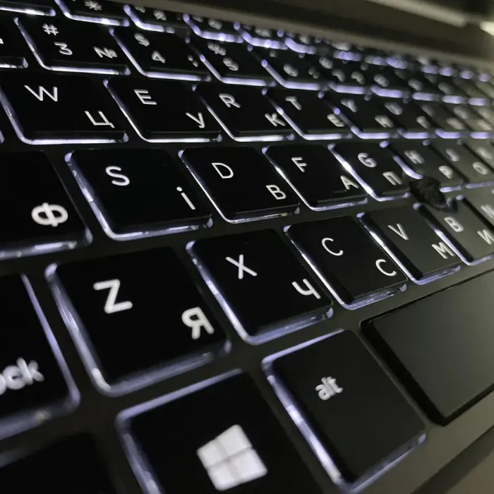 Мобільна робоча станція Б-класу HP ZBook 15 G5 / 15,6" (1920x1080) IPS / Intel Core i7-8850H (6 (12) ядра по 2,6 - 4,3 ГГц) / 16 ГБ DDR4 / 512 ГБ SSD / nVidia Quadro P1000, 4 ГБ GDDR5, 256-біт / WebCam / HDMI / TouchID б/в - зображення 6