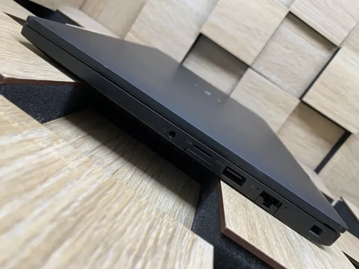 Ультрабук Б-клас Dell Latitude 7480 / 14" (1920x1080) IPS / Intel Core i5-7200U (2 (4) ядра по 2.5 - 3.1 GHz) / 8 GB DDR4 / 256 GB SSD M.2 / Intel HD Graphics 620 / WebCam б/в - зображення 6